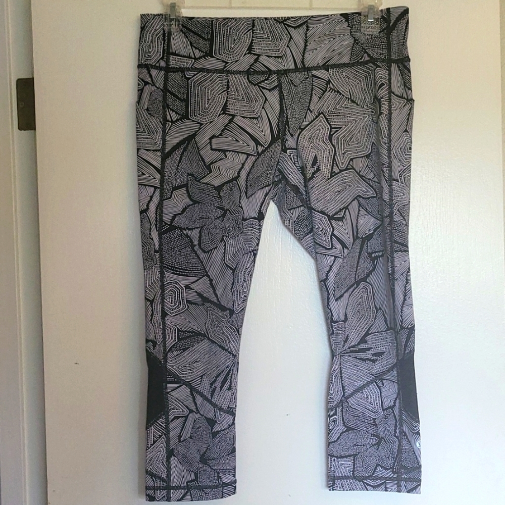 Lululemon crops wunder under